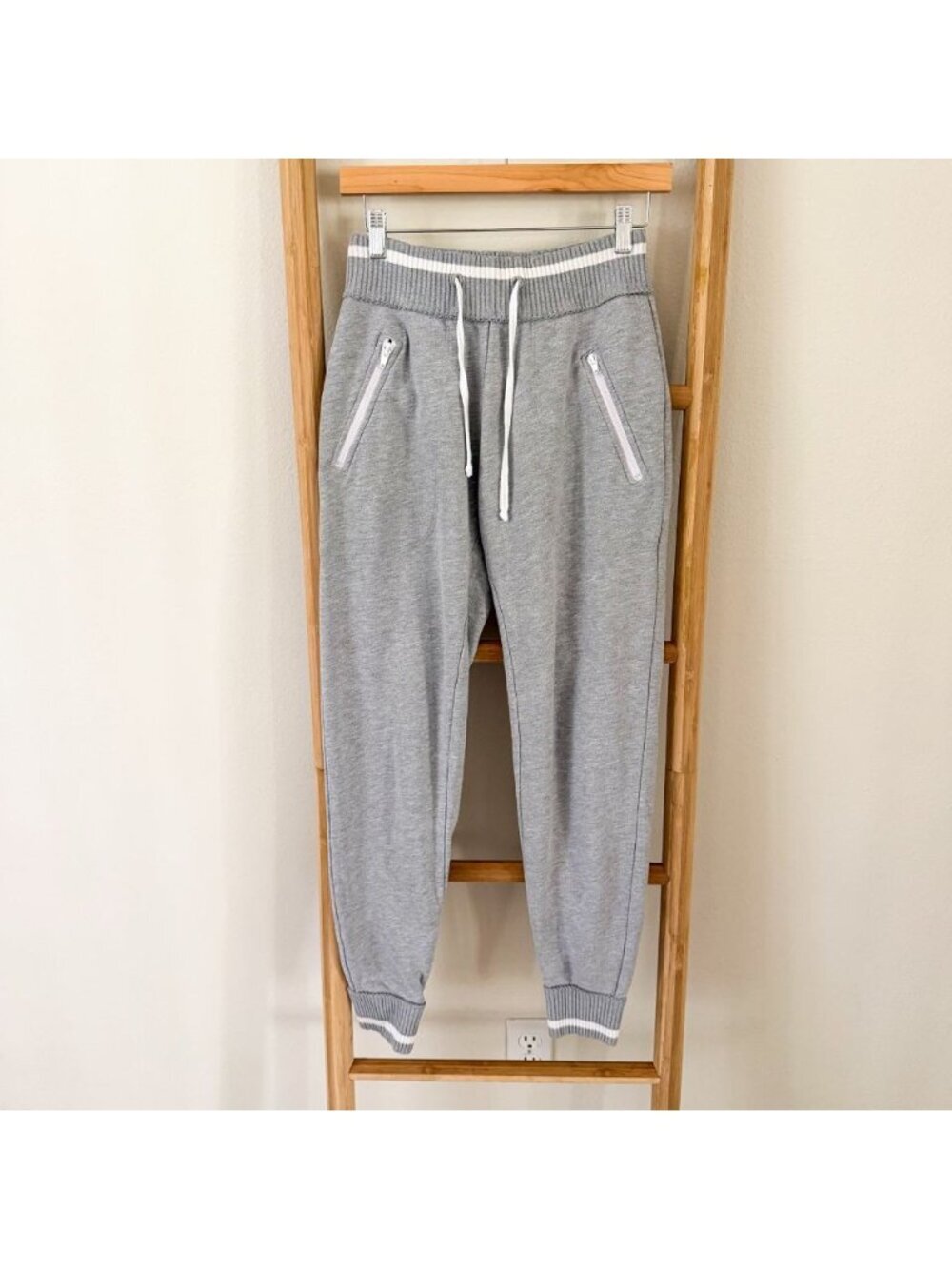 Shore Shop Gray Fleece Jogger Sweatpants Women’s Size Small Zip Pocket Lounge